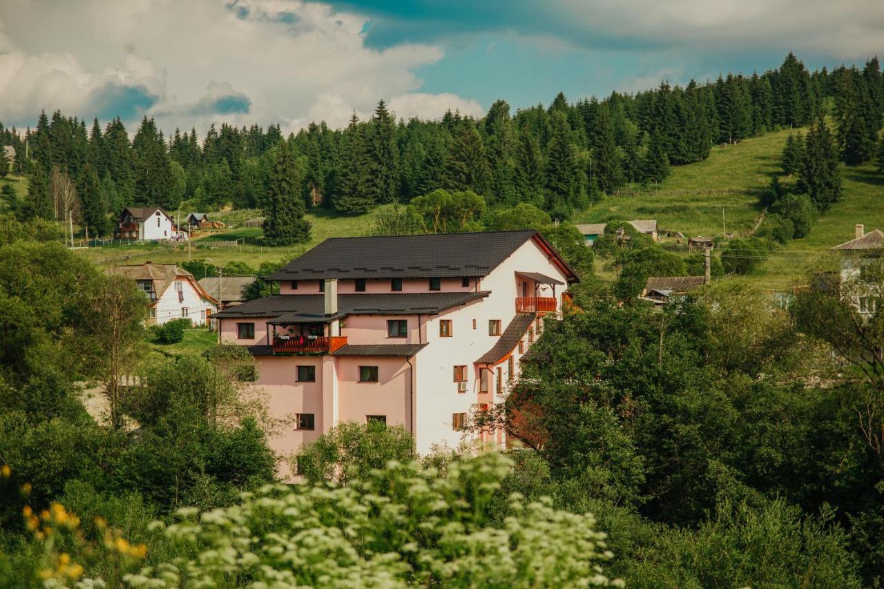 Pensiunea Auras Dorna Arini Exteriér fotografie